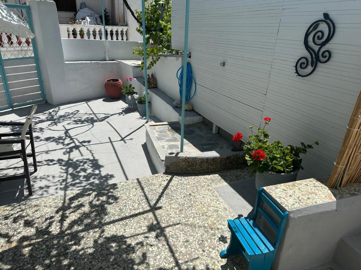 Brinia Cosy Apartment Poros Town Exterior photo