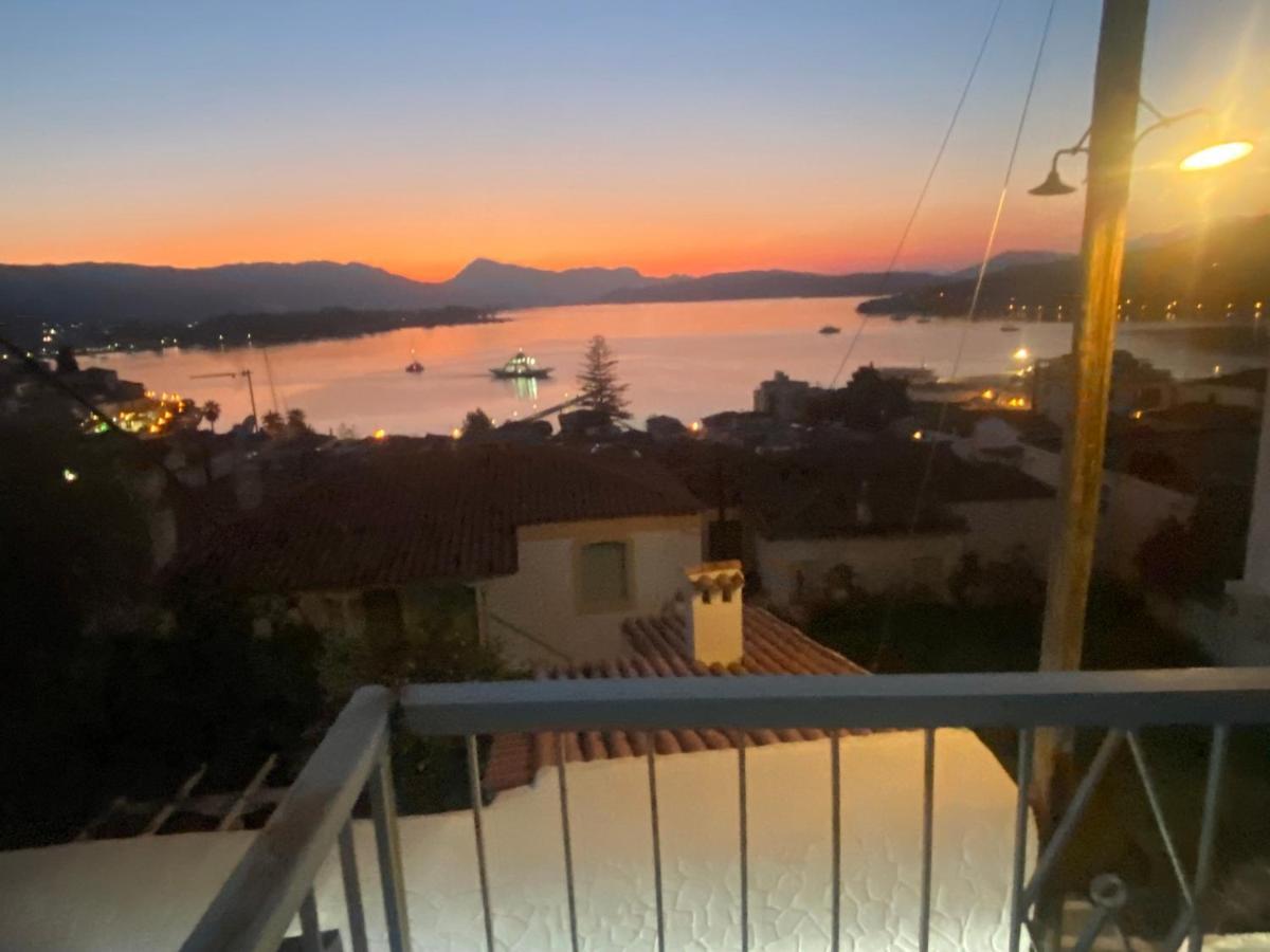 Brinia Cosy Apartment Poros Town Exterior photo